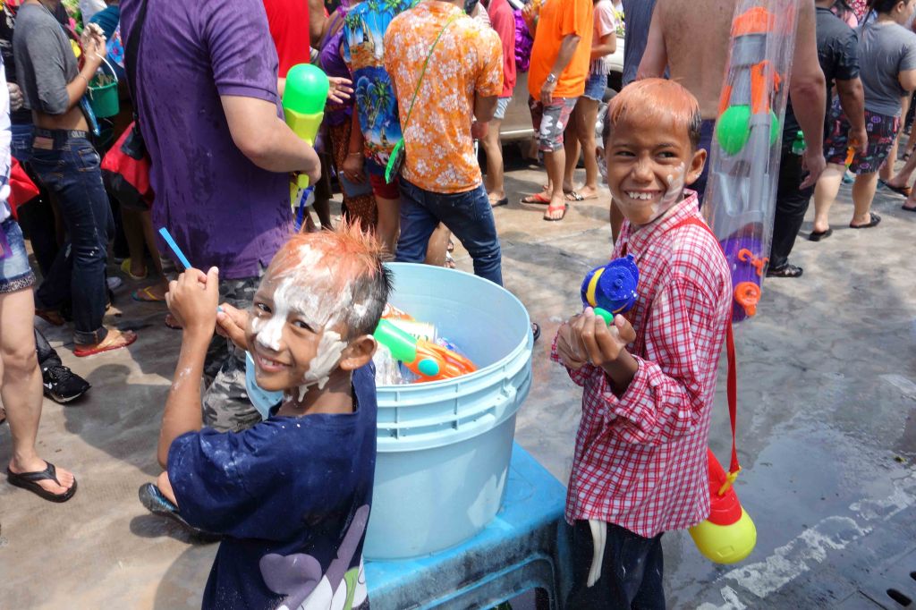 Boys with water pistols
